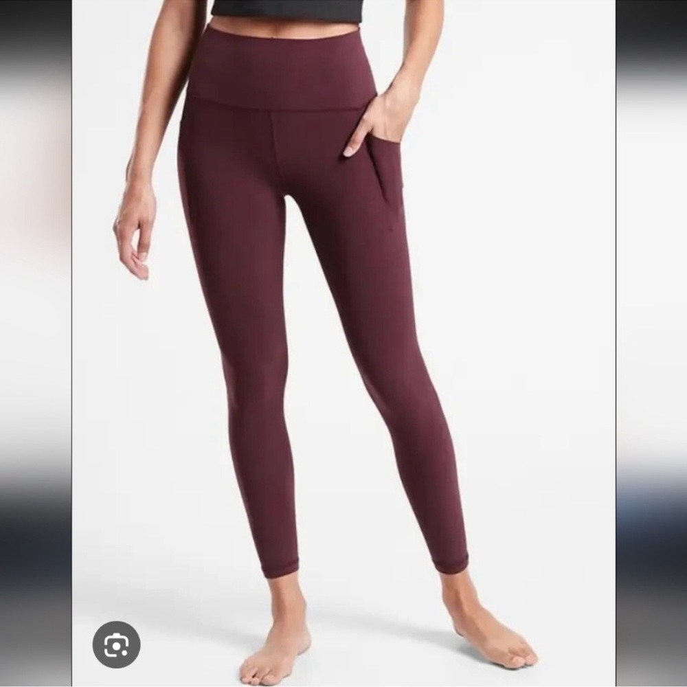 Athleta Cabernet Salutation Stash 7/8 Leggings SMALL